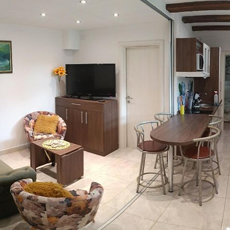Apartments 4M Кострена Екстериор снимка
